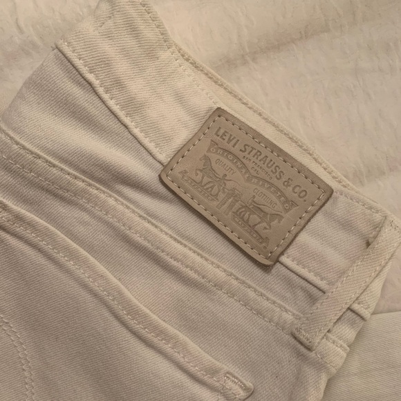 Levi’s 🤍 711 Skinny Jeans - Picture 2 of 3